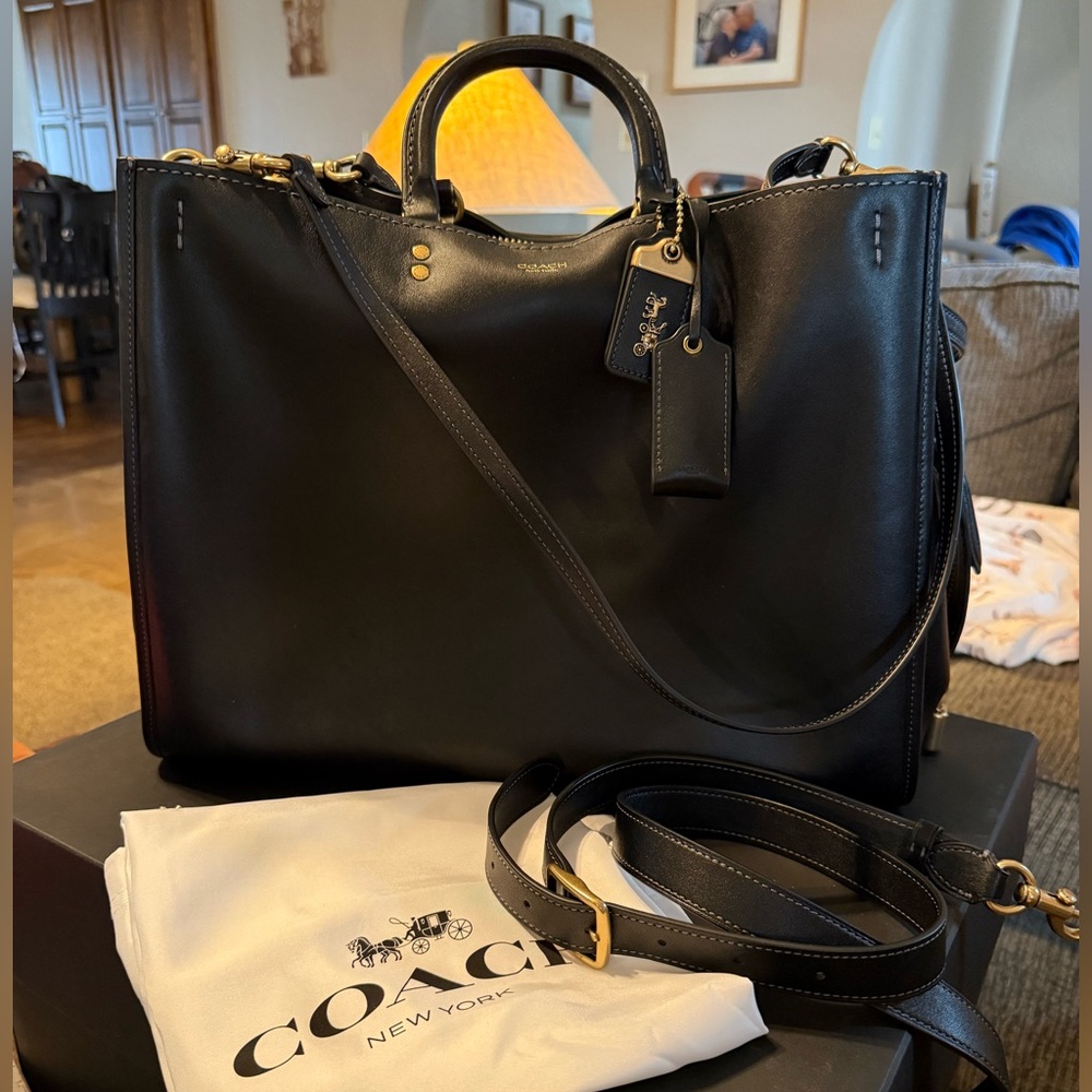 Coach Rogue 40